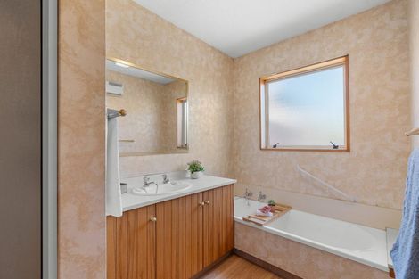 Photo of property in 144 Withells Road, Avonhead, Christchurch, 8042