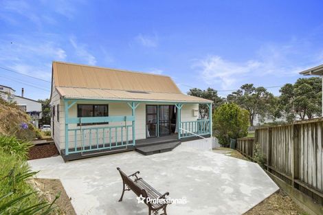 Photo of property in 14 Owhiti Street, Titahi Bay, Porirua, 5022