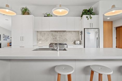 Photo of property in 17 Howden Drive, Jacks Point, 9371