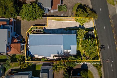 Photo of property in 1/529 Beach Road, Murrays Bay, Auckland, 0630