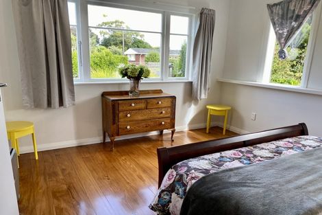 Photo of property in 2 Brassey Street, Waverley, 4510