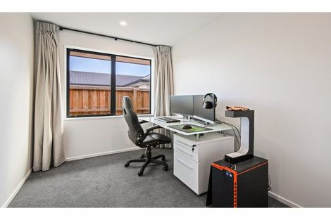 Photo of property in 10 Crossley Avenue, Woodend, 7610