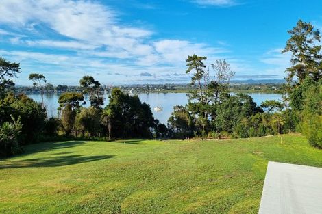 Photo of property in 15a Chatham Avenue, Paremoremo, Auckland, 0632