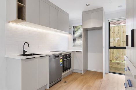 Photo of property in 1092c Great North Road, Point Chevalier, Auckland, 1022