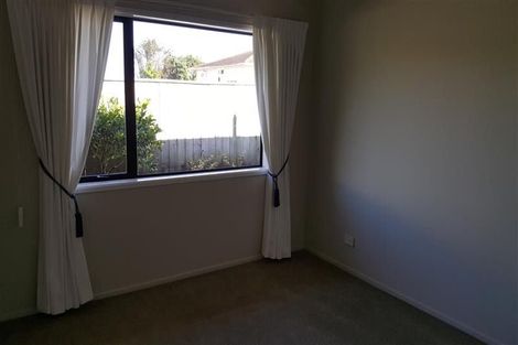 Photo of property in 62a Paynters Avenue, Strandon, New Plymouth, 4312