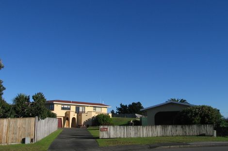 Photo of property in 7 Frimley Terrace, Waikanae Beach, Waikanae, 5036