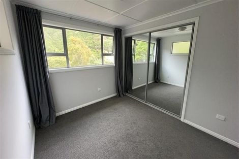 Photo of property in 9 Angle Street, Picton, 7220