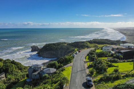 Photo of property in 39 Waitea Road, Muriwai, 0881