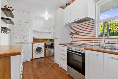 Photo of property in 14 Saint Winifreds Avenue, Hamilton East, Hamilton, 3216