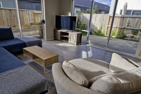 Photo of property in 1 Chain Place, Papamoa, 3118