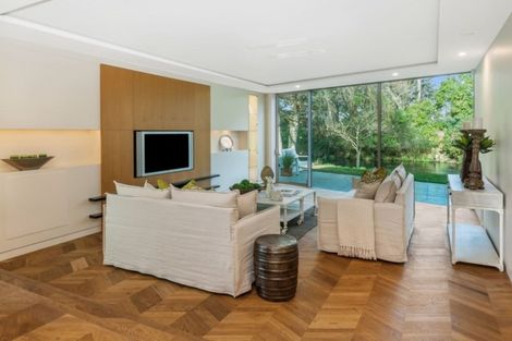 Photo of property in 16 Carlton Mill Road, Merivale, Christchurch, 8014