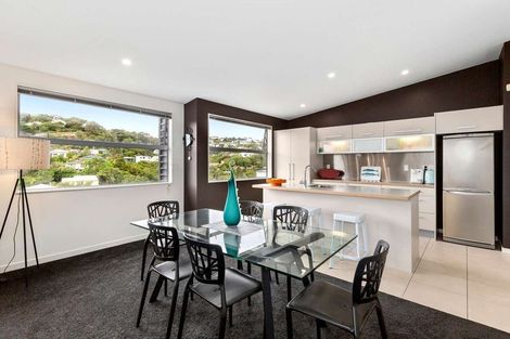 Photo of property in 45 Tiketike Way, Brooklyn, Wellington, 6021