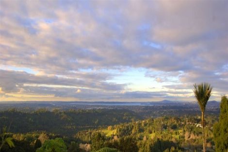 Photo of property in 850 West Coast Road, Waiatarua, Auckland, 0604