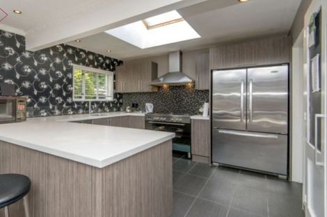 Photo of property in 2/244 Memorial Avenue, Burnside, Christchurch, 8053