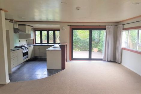 Photo of property in 28 Bulteel Street, New Plymouth, 4310