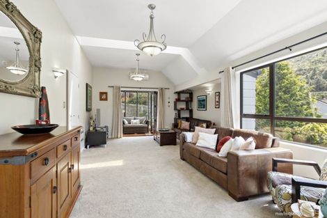 Photo of property in 6 Malda Grove, Khandallah, Wellington, 6035