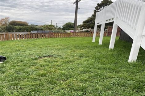 Photo of property in 21 Dundale Avenue, Blockhouse Bay, Auckland, 0600