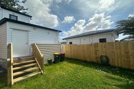 Photo of property in 15a Kiernan Place, Kelston, Auckland, 0602