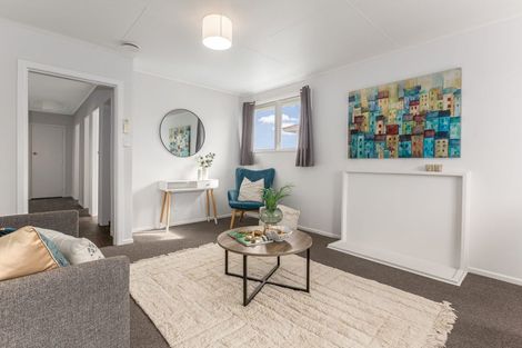 Photo of property in 32 Beauzami Crescent, Ascot Park, Porirua, 5024