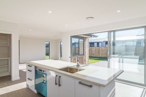 Photo of property in 12 Christow Court, Paraparaumu, 5032