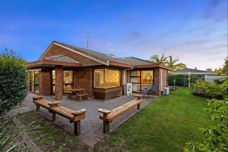 Photo of property in 24 Maygrove Drive, Orewa, 0931