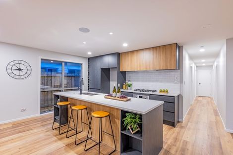 Photo of property in 17 Konoba Avenue, Kumeu, 0810