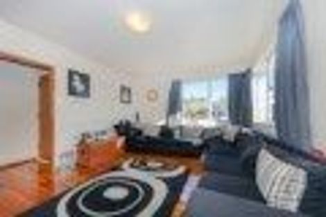 Photo of property in 41 Thornlow Street, Glendene, Auckland, 0602