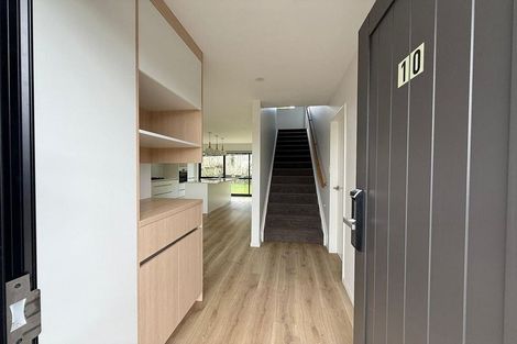 Photo of property in 10 Finn Place, Mount Wellington, Auckland, 1060