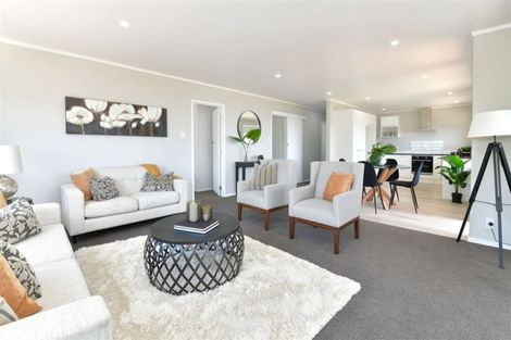 Photo of property in 252 Whangaparaoa Road, Red Beach, 0932