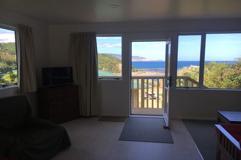 Photo of property in 23 Cave Road, Houghton Bay, Wellington, 6023