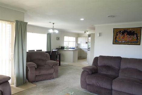 Photo of property in 72 Milson Drive, Papakura, 2110