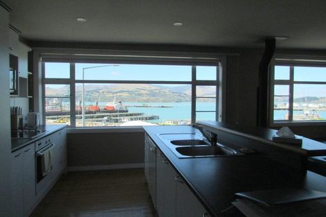 Photo of property in 2 Hawkhurst Road, Lyttelton, 8082