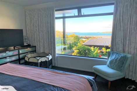 Photo of property in 6a Calder Place, Wai O Taiki Bay, Auckland, 1072