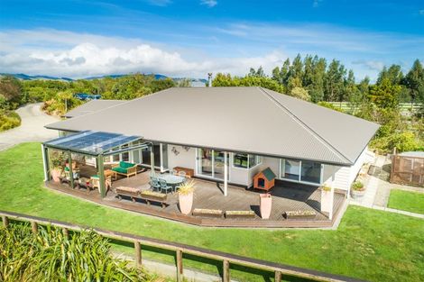 Photo of property in 71 Polson Hill Drive, Aokautere, Palmerston North, 4471