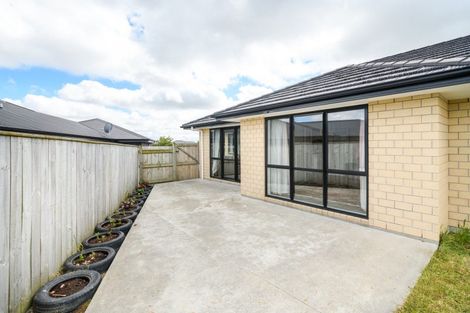 Photo of property in 12 Gibraltar Way, Fitzherbert, Palmerston North, 4410