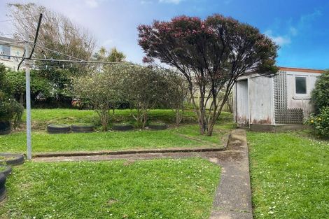 Photo of property in 42-44 Cheshire Street, Cannons Creek, Porirua, 5024