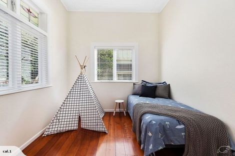 Photo of property in 39 Karepa Street, Brooklyn, Wellington, 6021