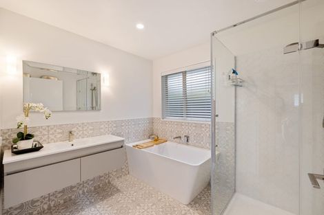 Photo of property in 11 Kotare Street, Fendalton, Christchurch, 8041