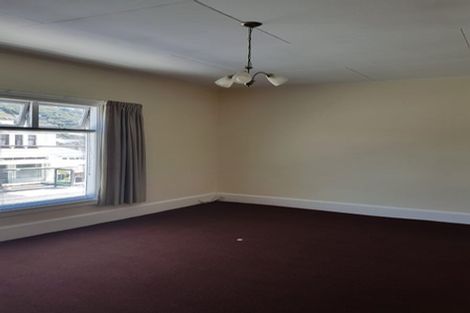 Photo of property in 213 The Parade, Island Bay, Wellington, 6023