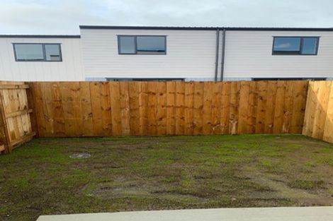 Photo of property in 41 Clay Works Lane, New Lynn, 0600