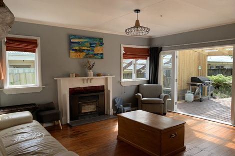 Photo of property in 135 Tipahi Street, Nelson South, Nelson, 7010