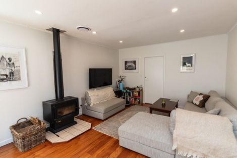 Photo of property in 68 Newlands Road, Newlands, Wellington, 6037