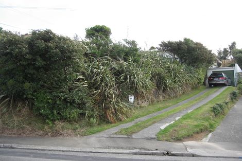 Photo of property in 60 Ruskin Road, Newlands, Wellington, 6037