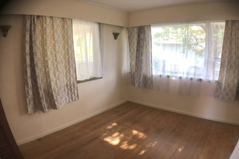 Photo of property in 61 Raleigh Road, Northcote, Auckland, 0627