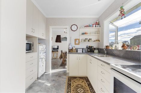 Photo of property in 6 Cohen Place, Milson, Palmerston North, 4414