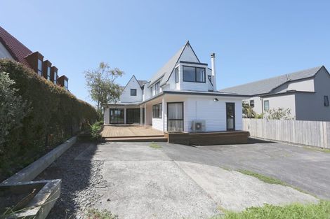 Photo of property in 128 Beach Road, Castor Bay, Auckland, 0620