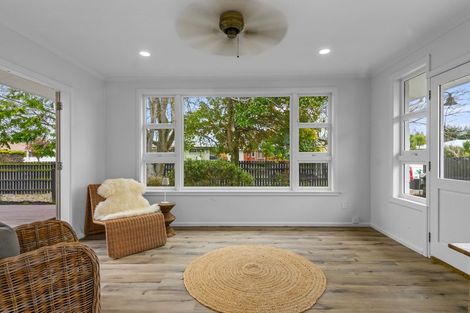 Photo of property in 2 Ilfracombe Place, Burnside, Christchurch, 8053