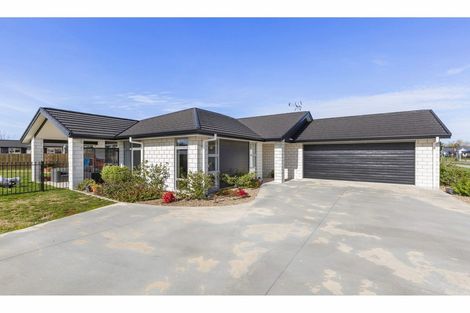 Photo of property in 4 Plescher Crescent, Leamington, Cambridge, 3432