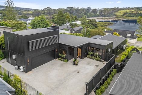 Photo of property in 115 Kaipara Portage Road, Riverhead, 0820