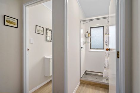 Photo of property in 251 Shakespeare Street, Leamington, Cambridge, 3432